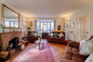 Lounge- click for photo gallery
